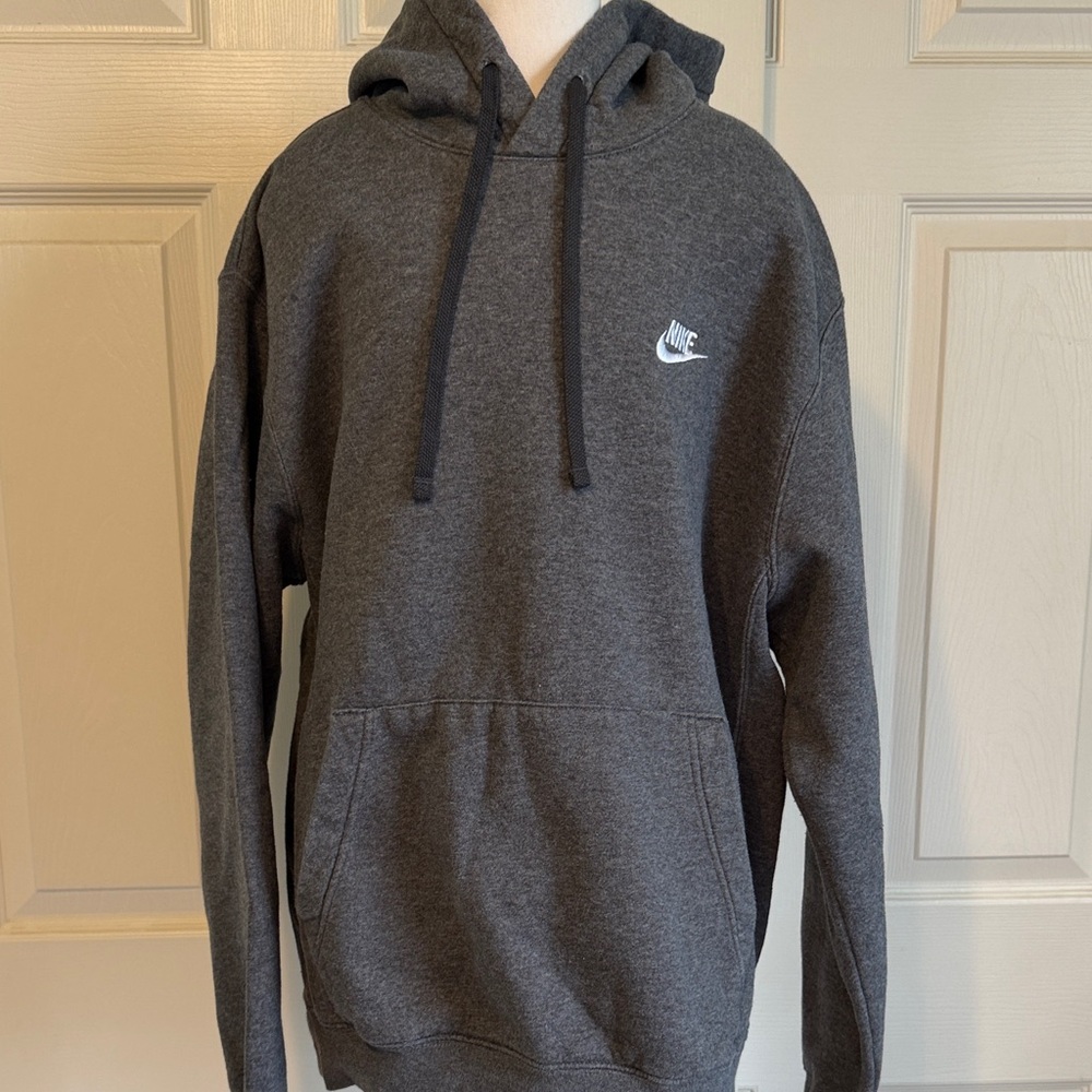 Nike Men’s Charcoal Gray Pullover Hoodie